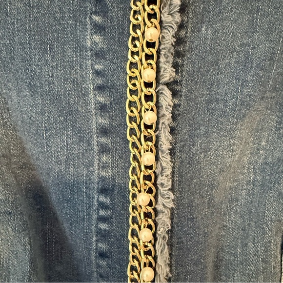 Chico’s Denim Jacket Balzer with Chain and Pearl Accent Details Size 1 Small - Picture 6 of 9